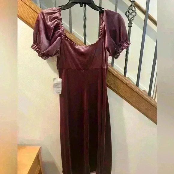 All in Favor - Picture 4 of 4